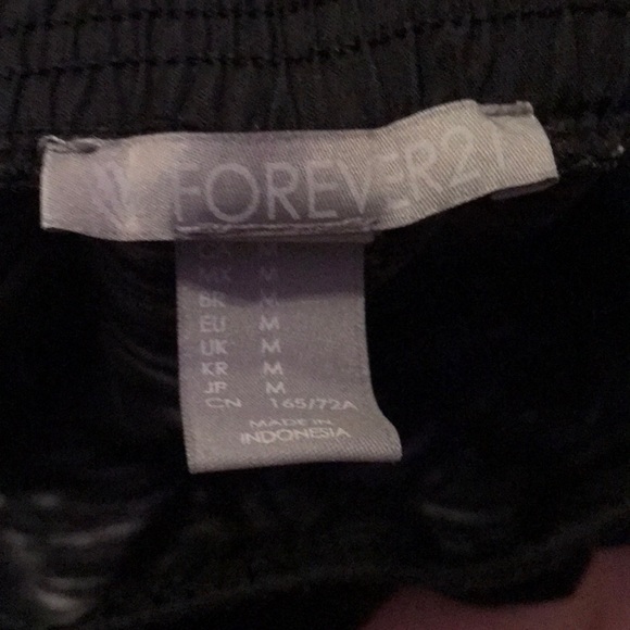 Shorts - Picture 4 of 4